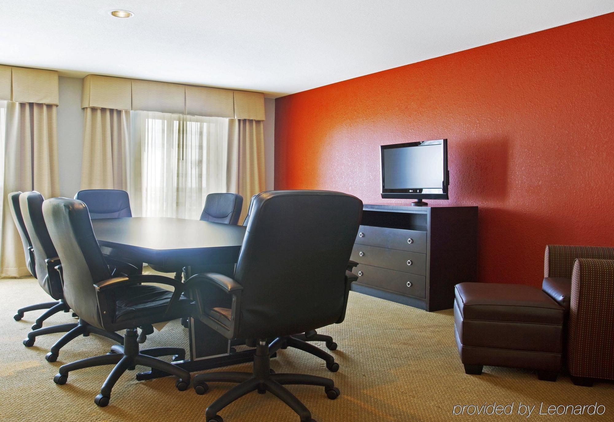 Holiday Inn Hotel & Suites Bloomington Airport By Ihg Instalações foto